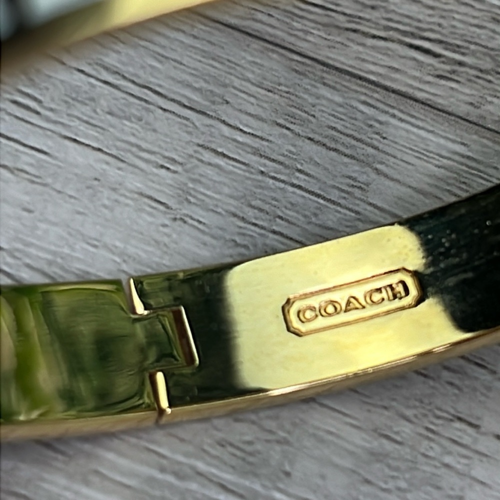 Coach Signature C Seashell Gold Plated White Bangle Clasp Bracelet, Authentic - Picture 11 of 15